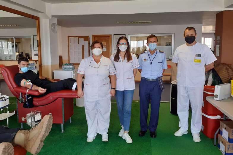 El dispositivo, ubicado en la sala de suboficiales, permanecerá operativo durante estos próximos días / TA